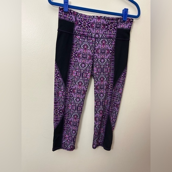 ATHLETA Womens Chaturanga Tapestry Mixed Print High Rise Cropped Leggings Size M - Picture 7 of 14